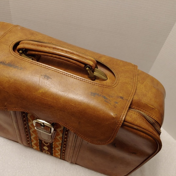 True Vintage Leather Embroidered Suitcase Carry Luggage Bag Case Buckle - Picture 2 of 8